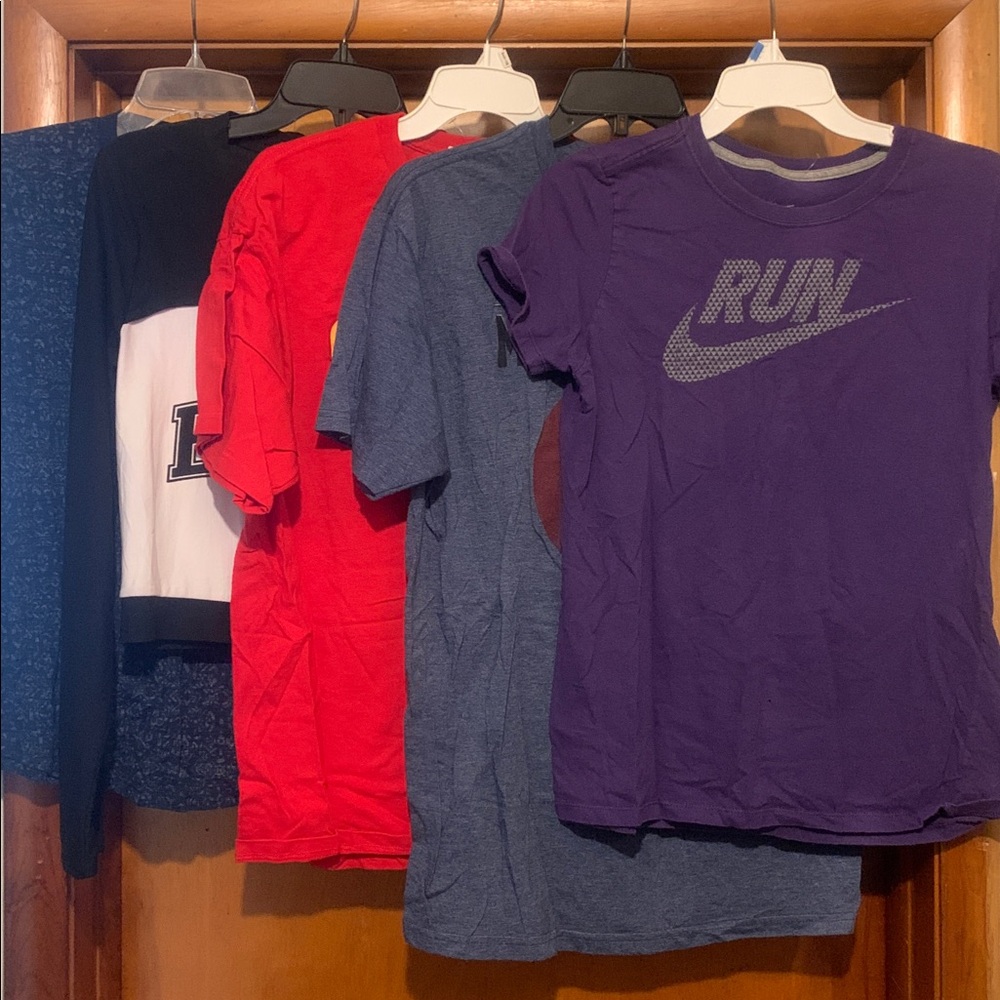 It’s bundle time! 5pc Various Size L Casual Tops